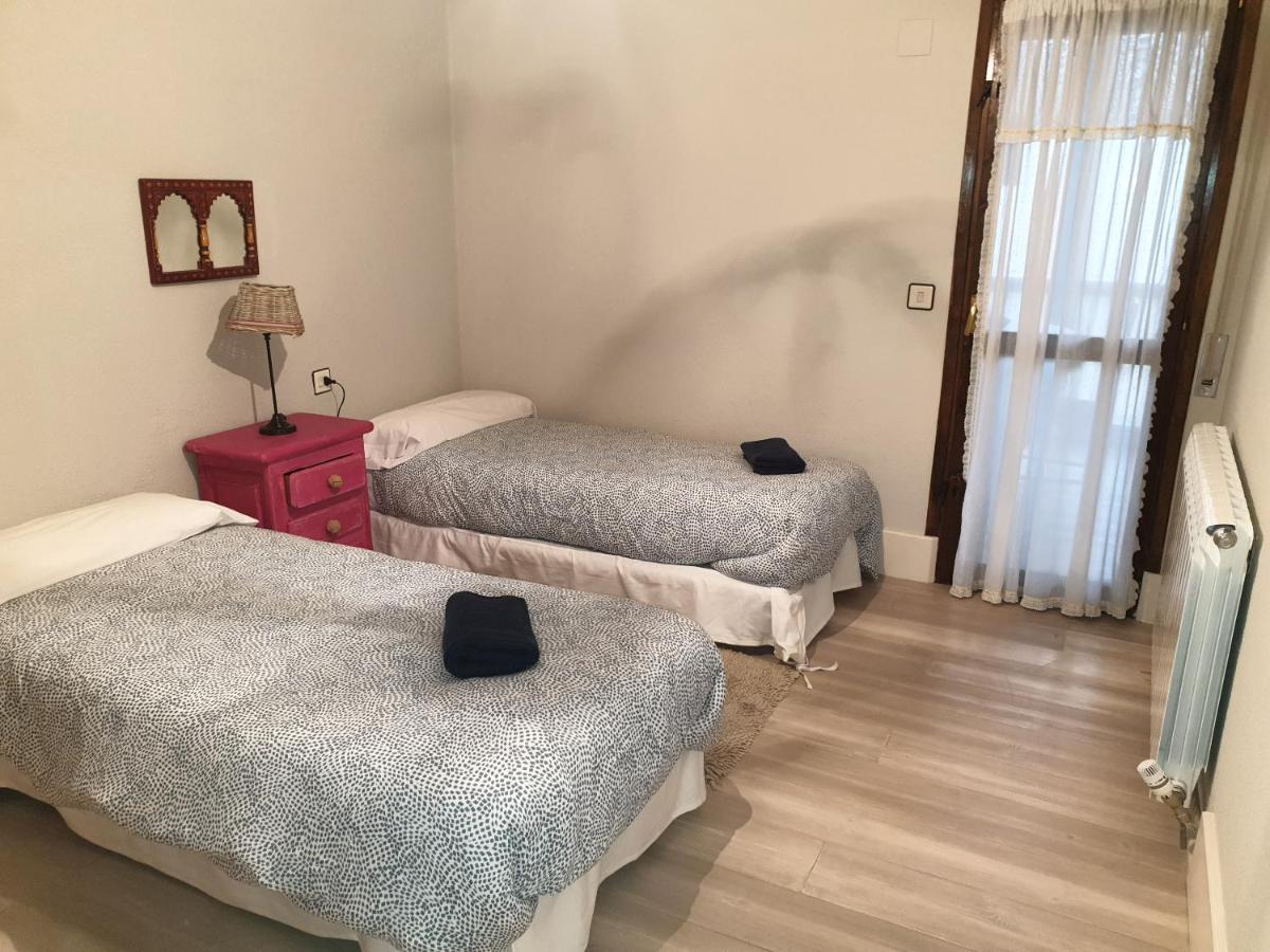 Apartamento Los Valles Jaca Extérieur photo